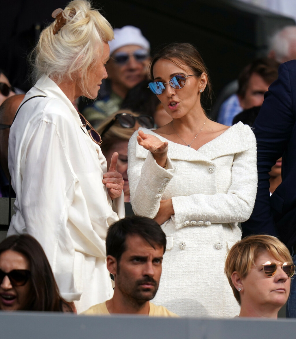 Jelena Đoković u krem haljini brenda Self-Portrait na finalu Wimbledona - 3