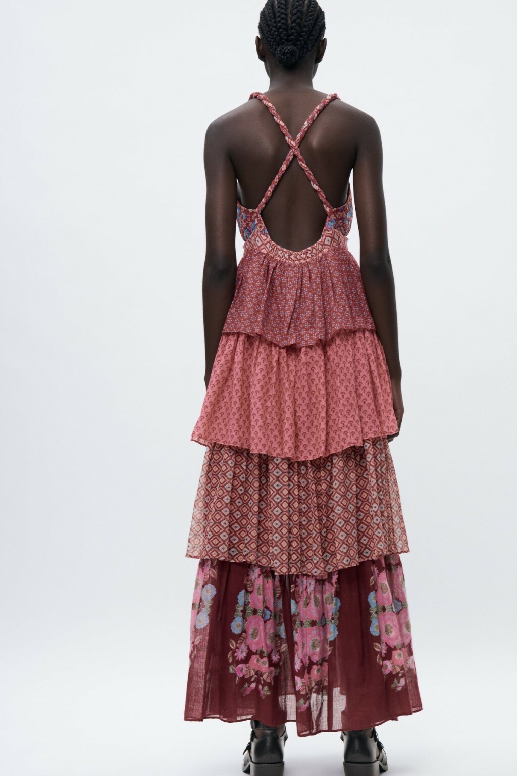 Haljina s volanima i uzorkom iz Zare