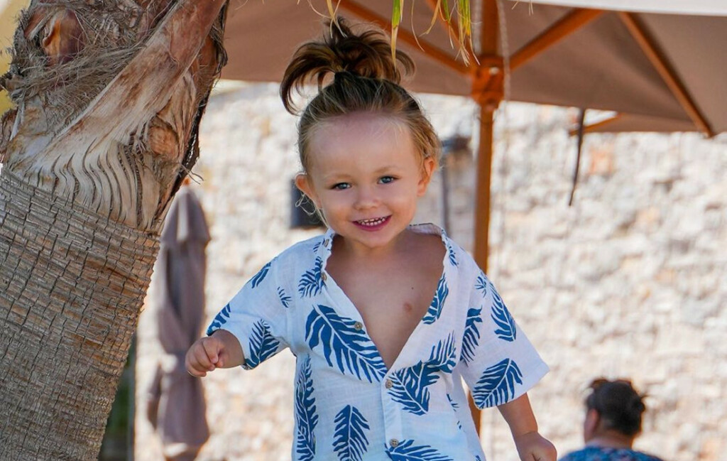 Bloom Tatarinov s palmicom na glavi i u preslatkoj košuljici - 6