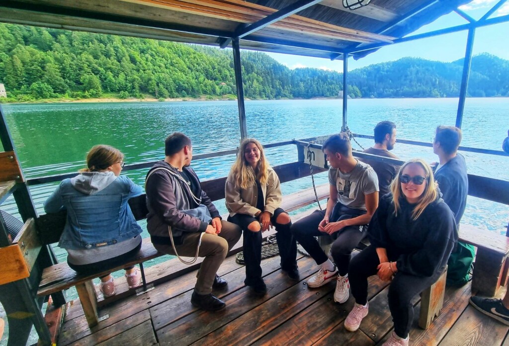 Splav Čača na Lokvarskom jezeru