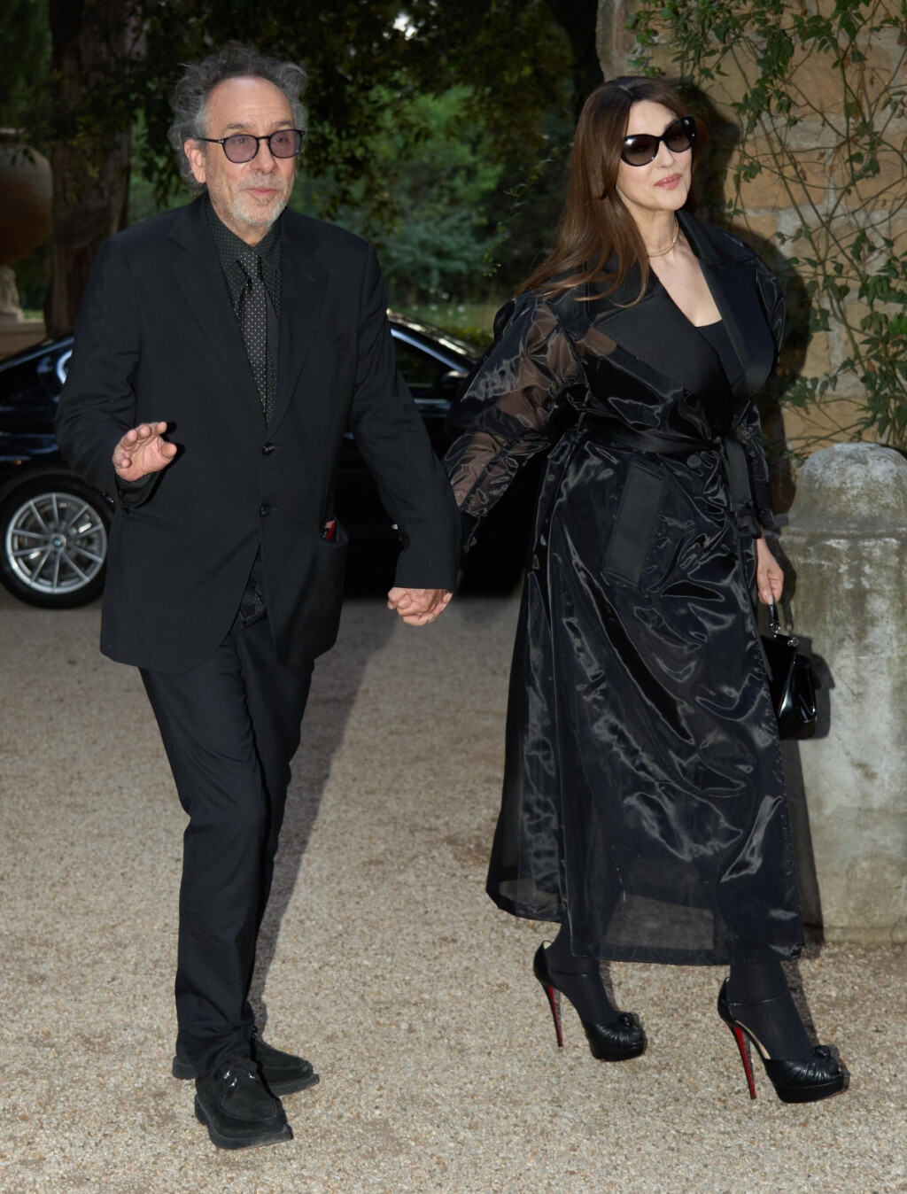 Monica Bellucci nosi Louboutinove štikle od 15 cm i prozirni kaput