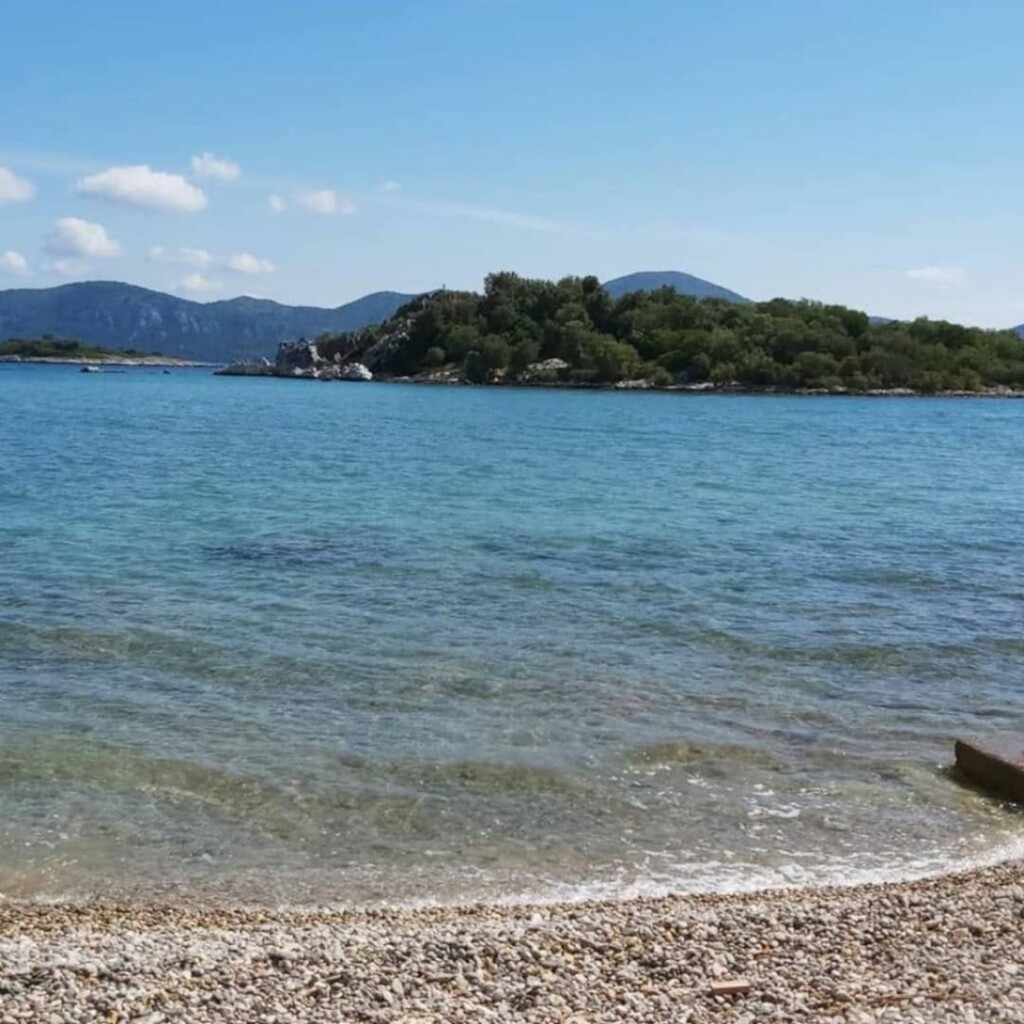 Plaža u naselju Sreser na Pelješcu