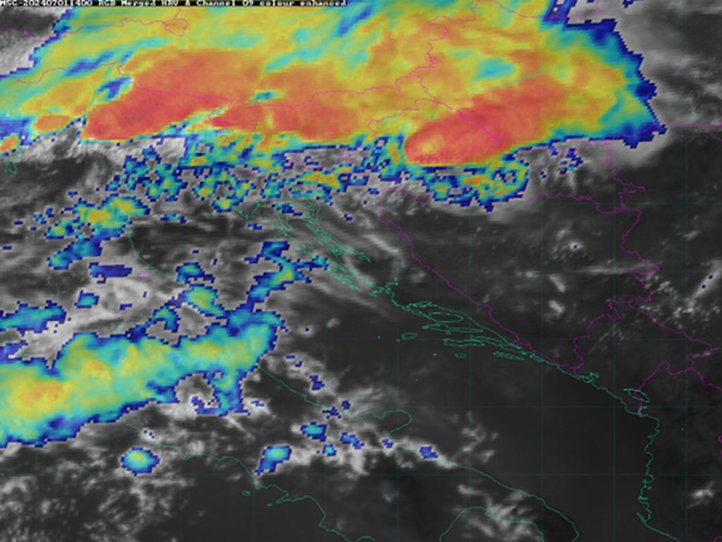 Pogled iz zraka na mjesto Bošnjaci koje je poharalo snažno nevrijeme - 5