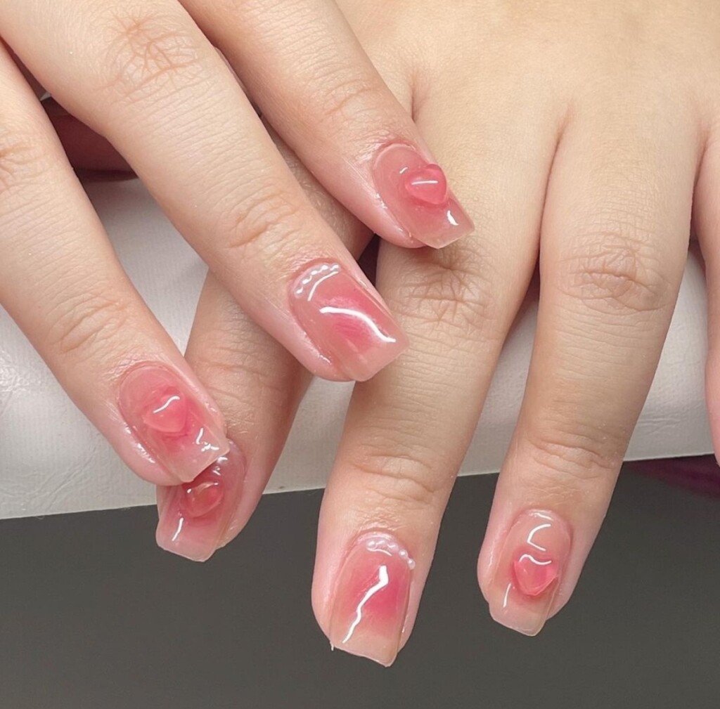 Korejska manikura savršena je za ljeto