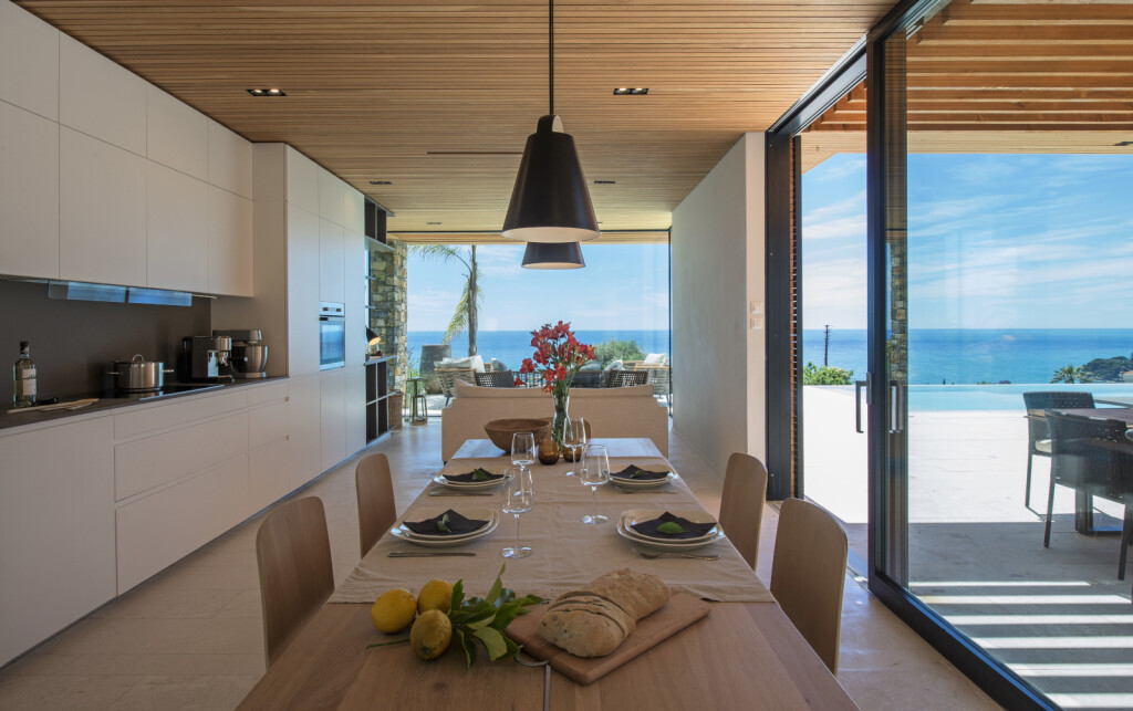 Kuća s bazenom i očaravajućim pogledom na more - 7