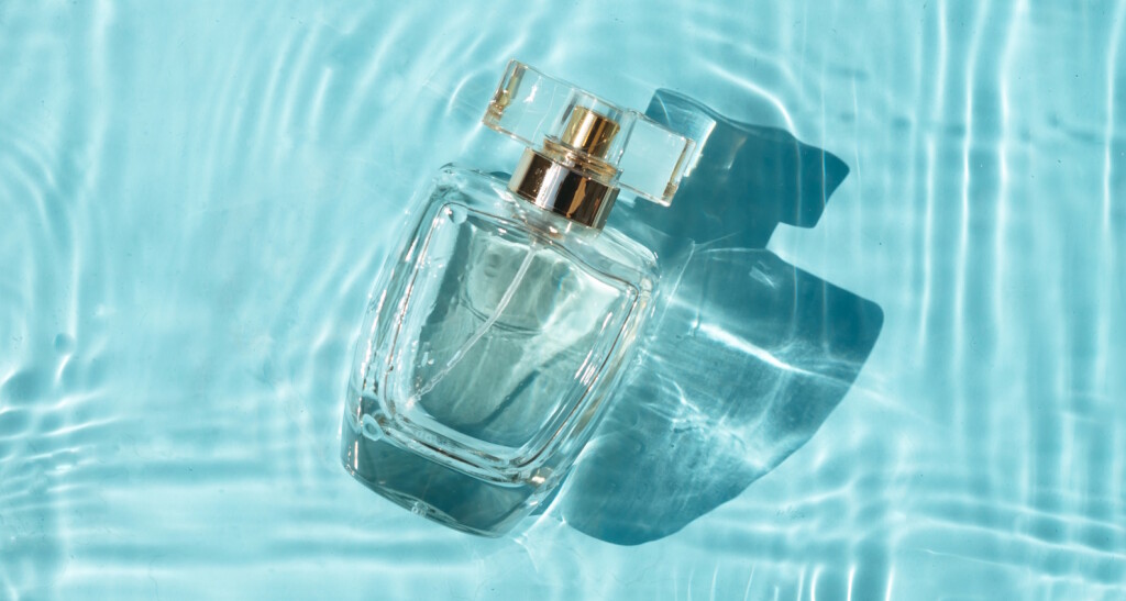 Ljetna bočica parfema