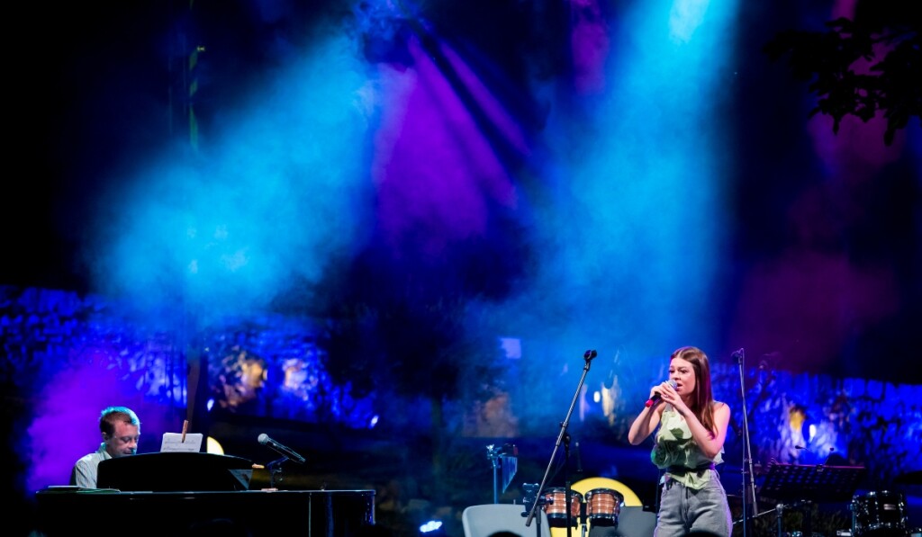 Lu Dedić pozornicu je dijelila s ocem Matijom