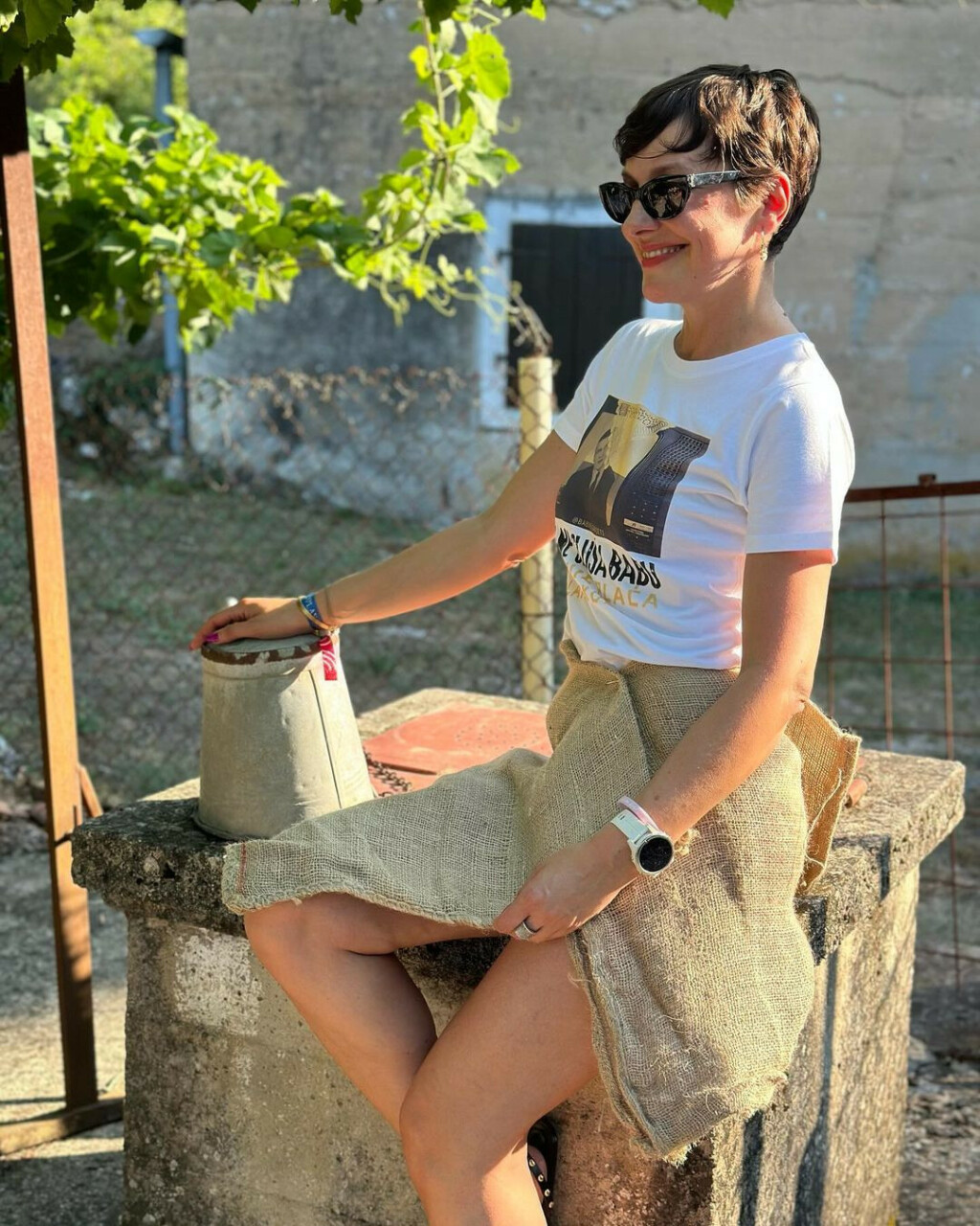 Irena Pecotić u suknji od jutene vreće - 4