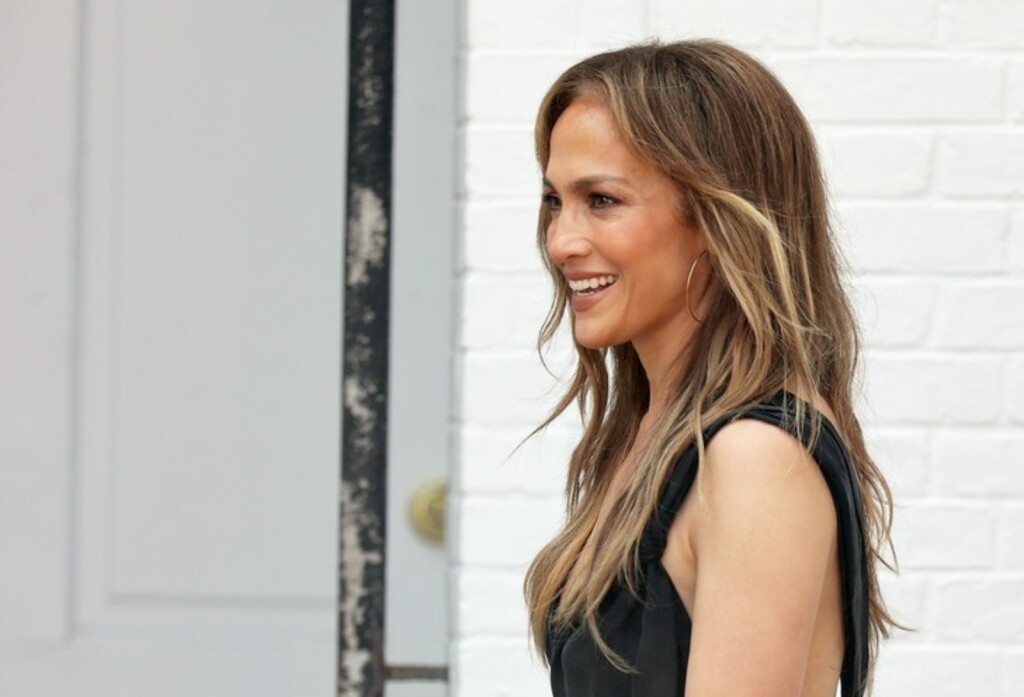 Jennifer Lopez u crnom kombinezonu