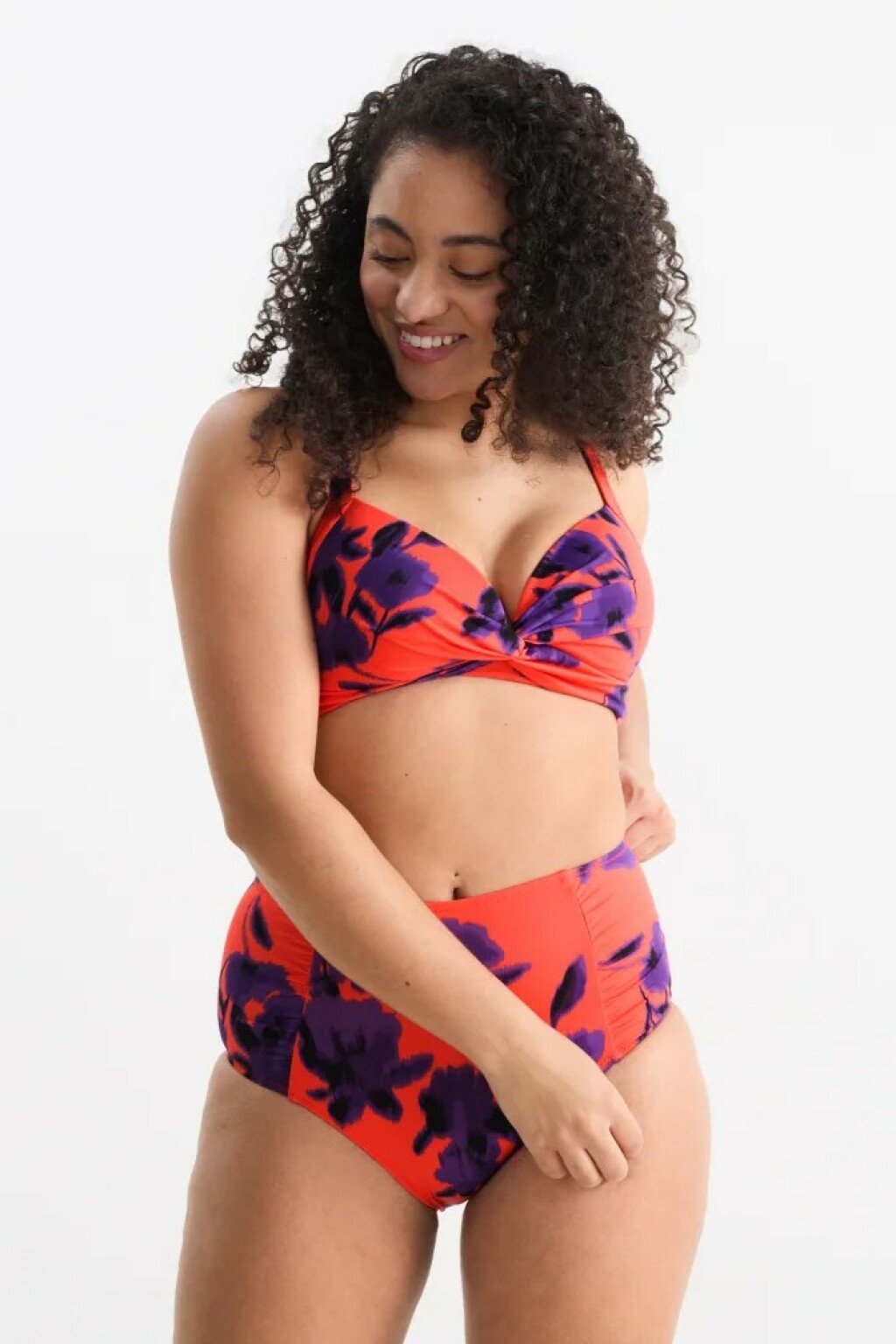 C&A, gornji dio 9,99 EUR, donji dio 8,99 EUR