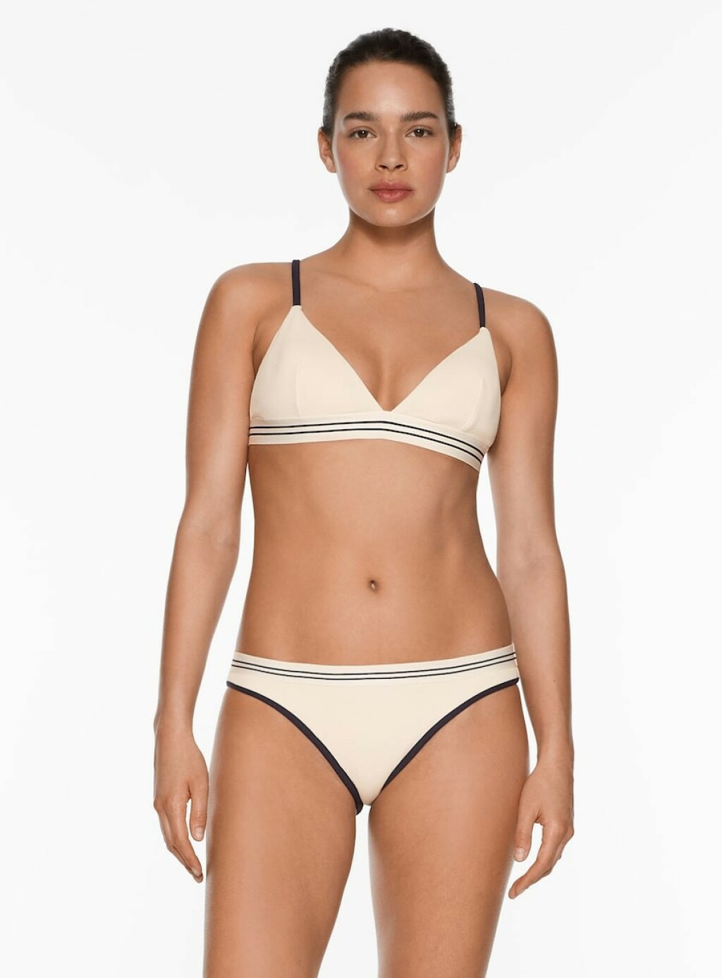 Oysho, gornji dio 17,99 EUR, donji dio 14,99 EUR