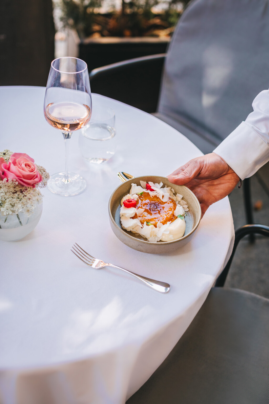 Tart od ananasa, kokos krema, gel od kokosa