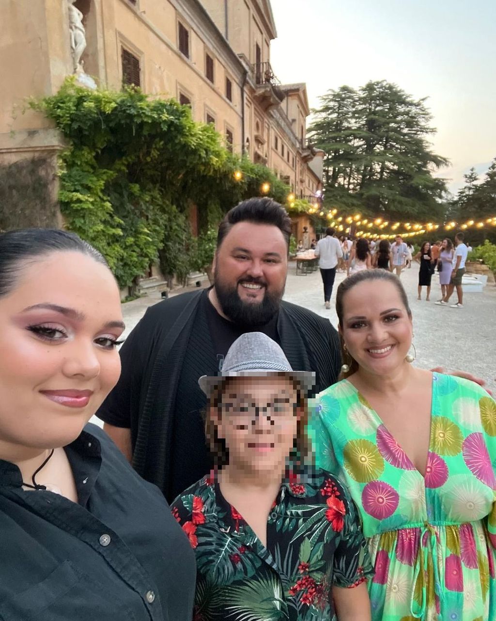 Jacques Houdek s obitelji - 2