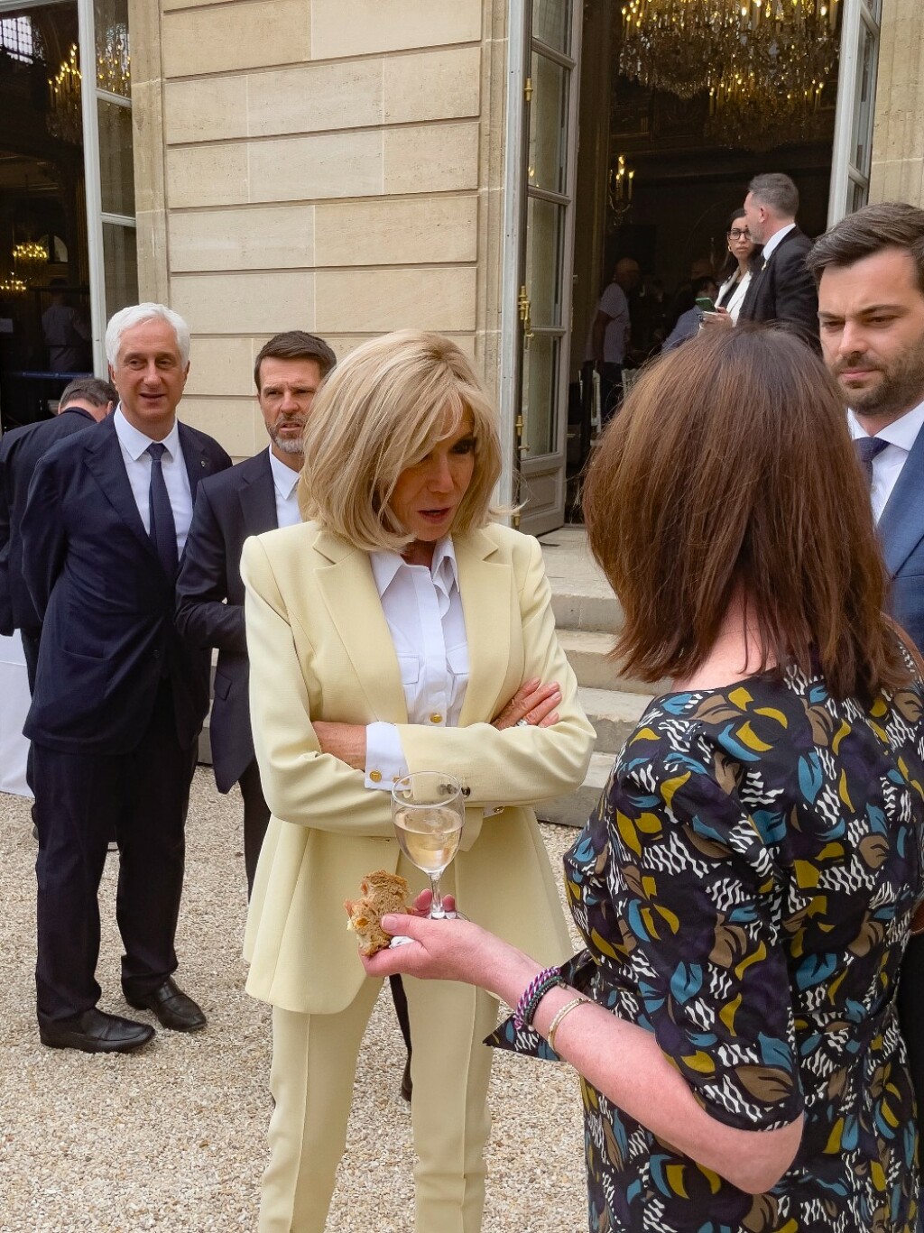 Brigitte Macron na vrtnoj zabavi u Elizejskoj palači