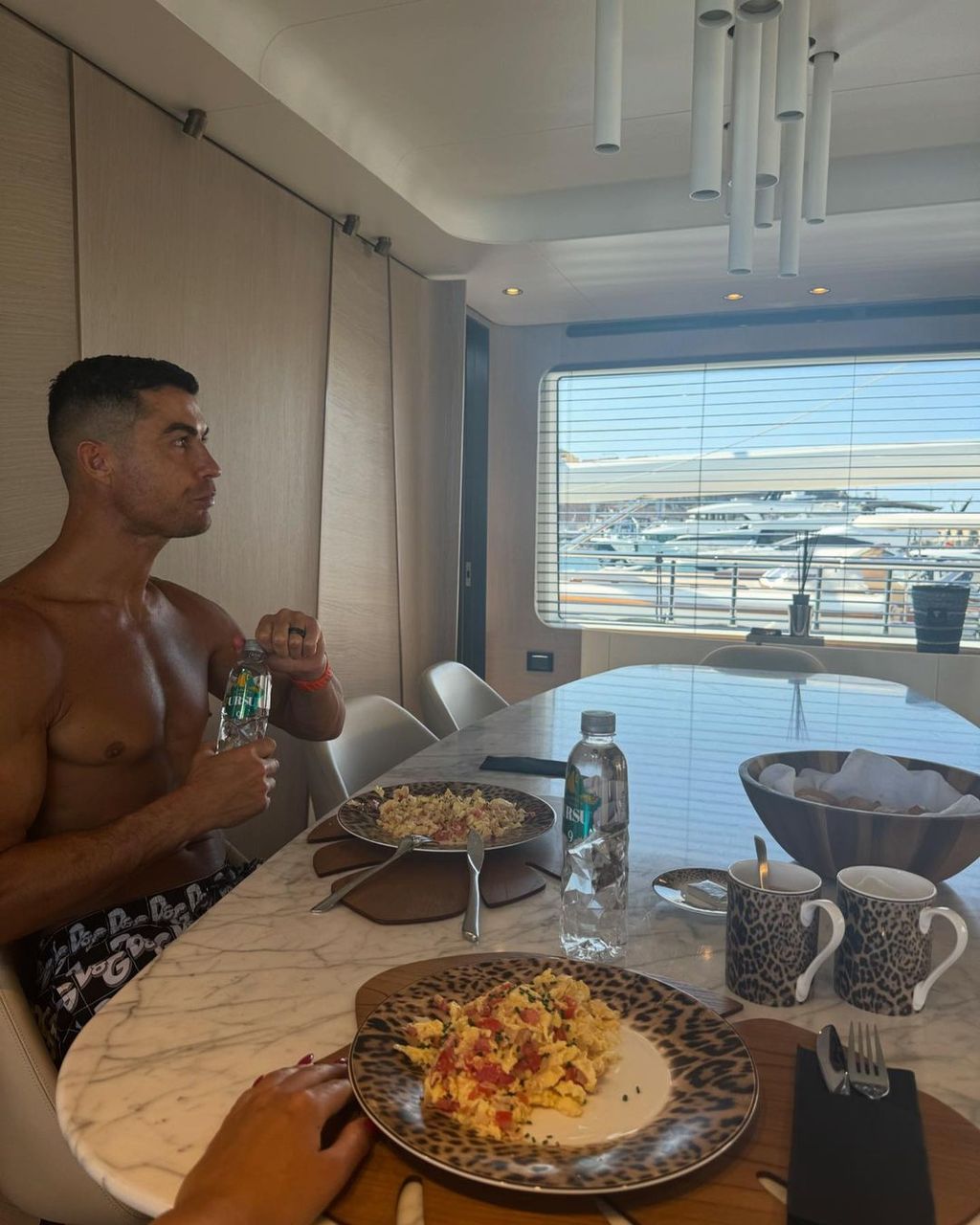 Georgina Rodriguez i Cristiano Ronaldo - 3