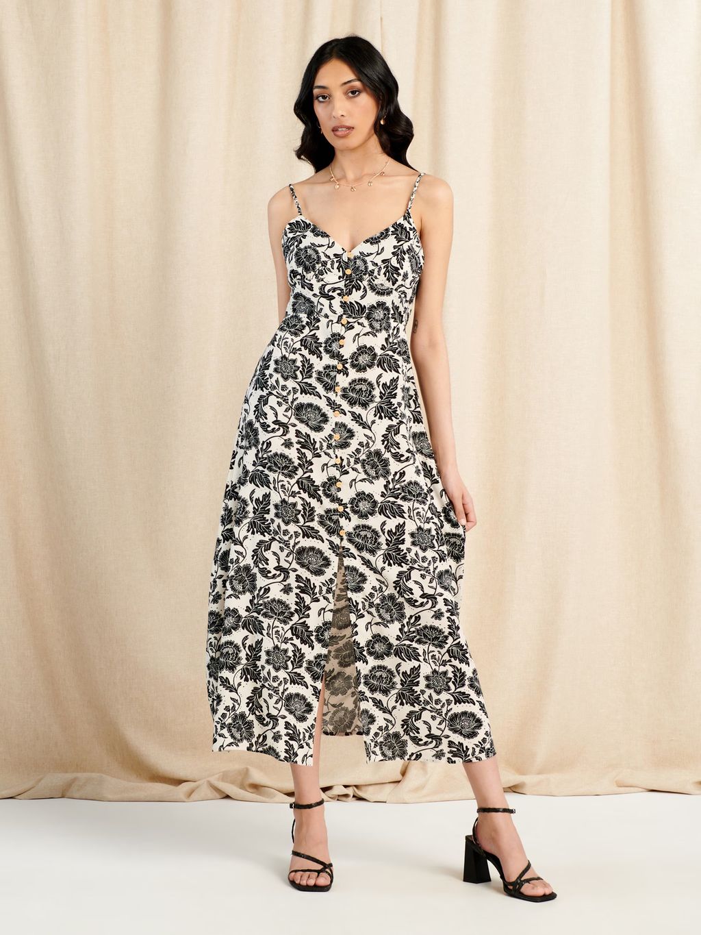 Sinsay, snižena s 12,99 na 6,99 eura