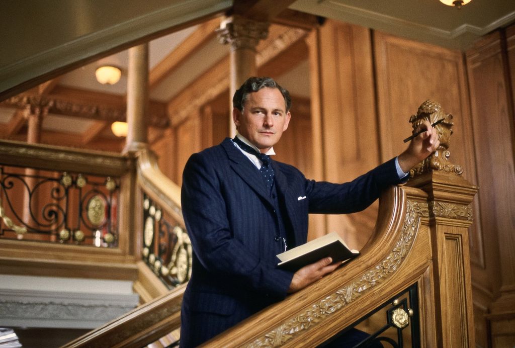 Victor Garber - 13