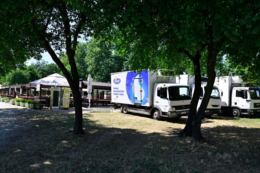 Pripreme fan zone na Bundeku - 19