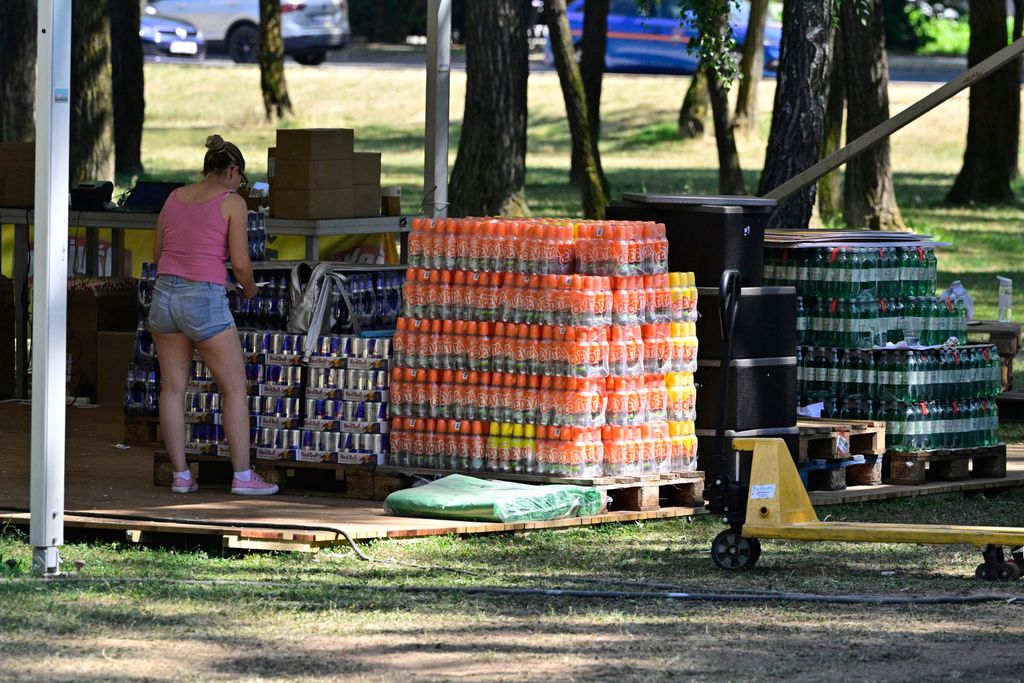 Pripreme fan zone na Bundeku - 19