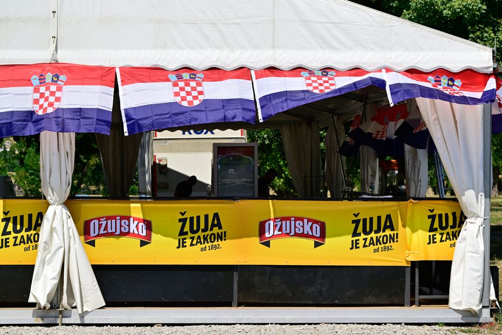 Pripreme fan zone na Bundeku - 19