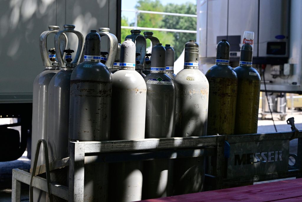 Pripreme fan zone na Bundeku - 19