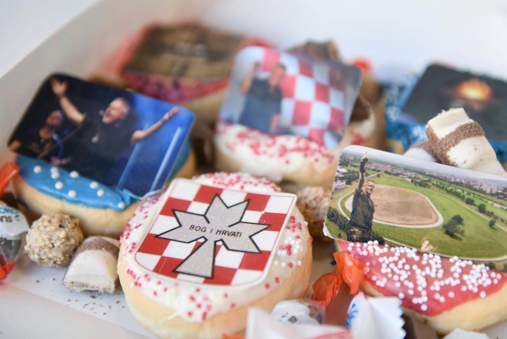 Krafne s Thompsonovim likom - 5