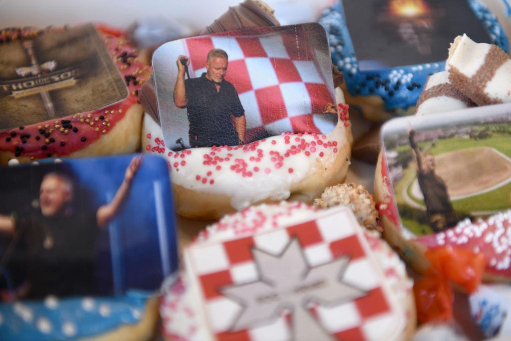 Krafne s Thompsonovim likom - 5