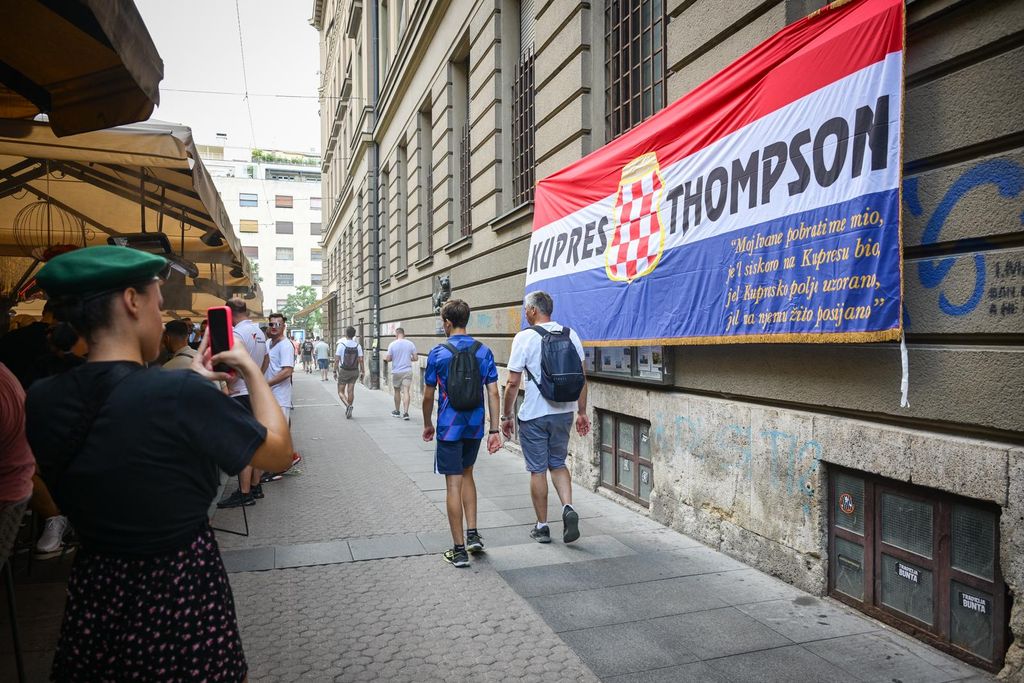 Atmosfera u centru Zagreba uoči Thompsonova koncerta