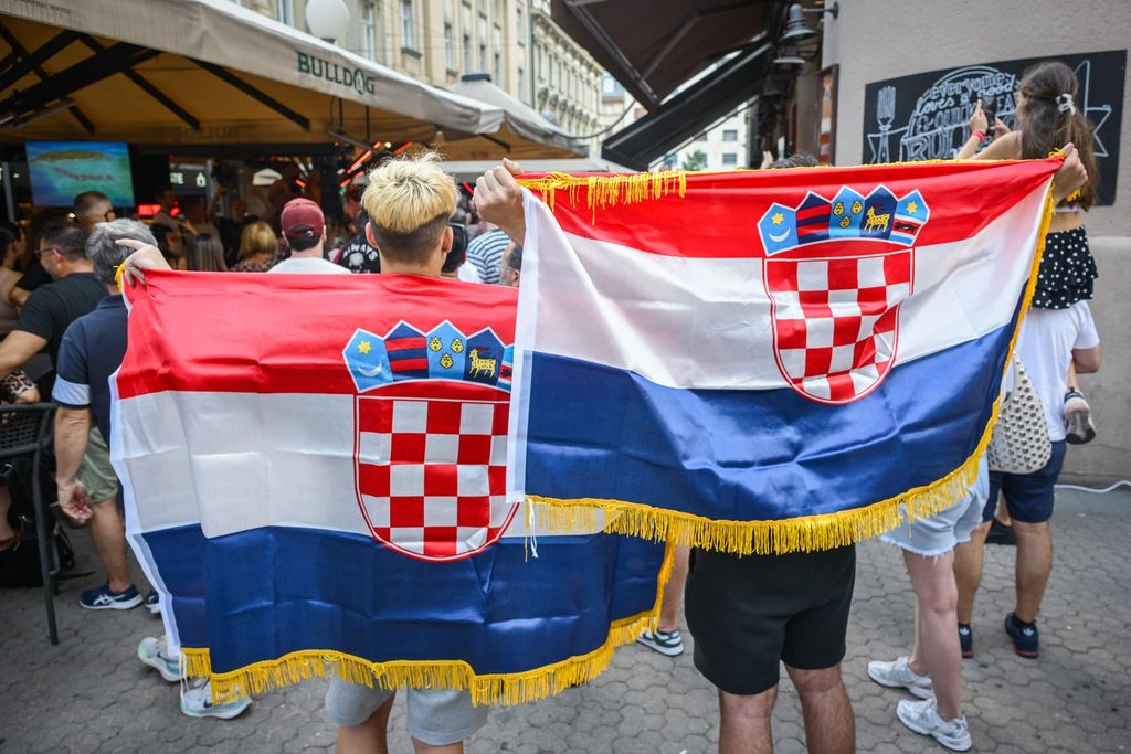 Atmosfera u centru Zagreba uoči Thompsonova koncerta