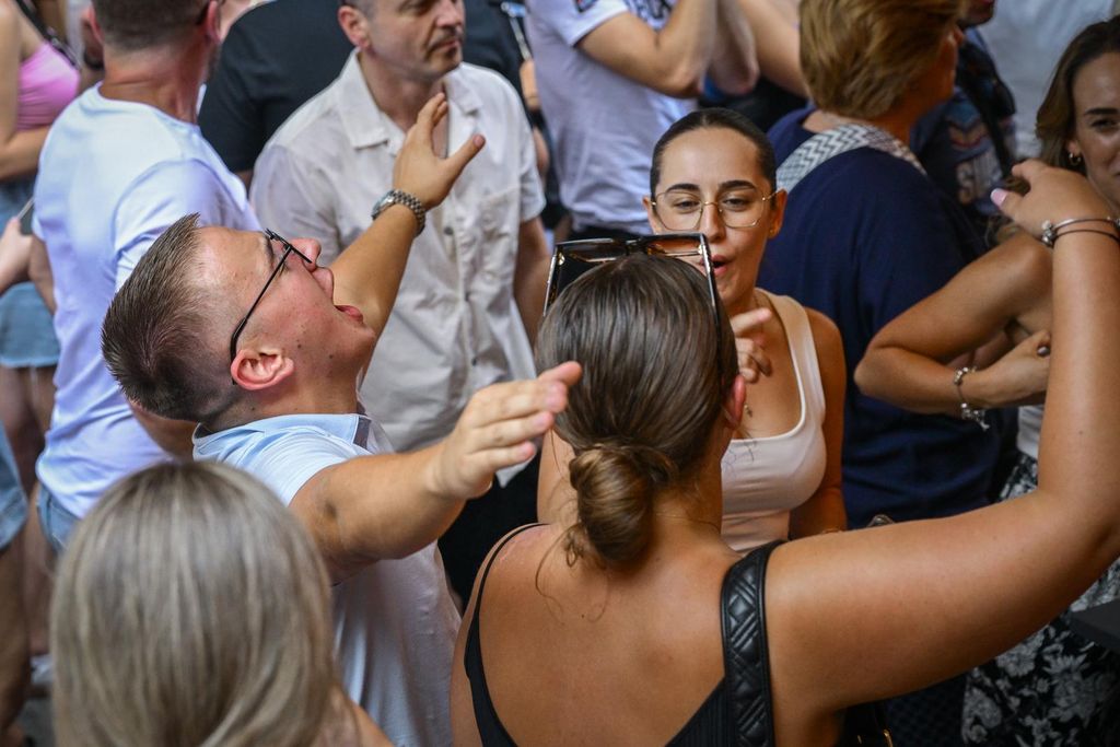 Atmosfera u centru Zagreba uoči Thompsonova koncerta