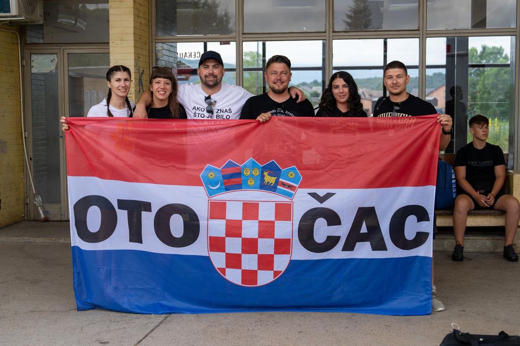 Polazak iz Otočca na Thompsonov koncert