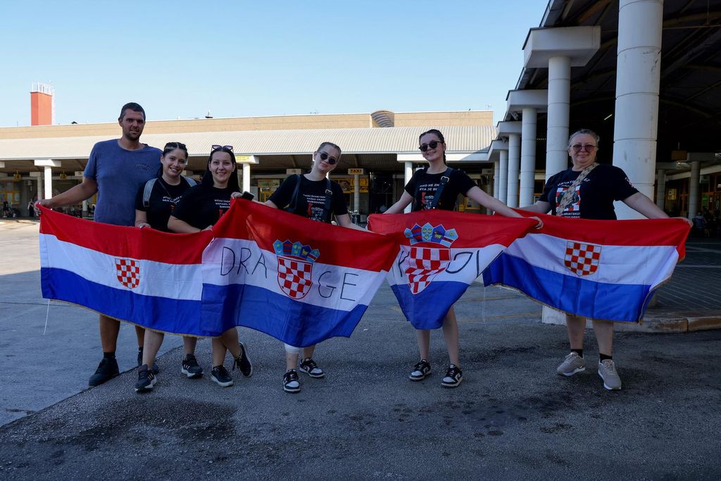 Autobusi iz Otočca krenuli za Zagreb