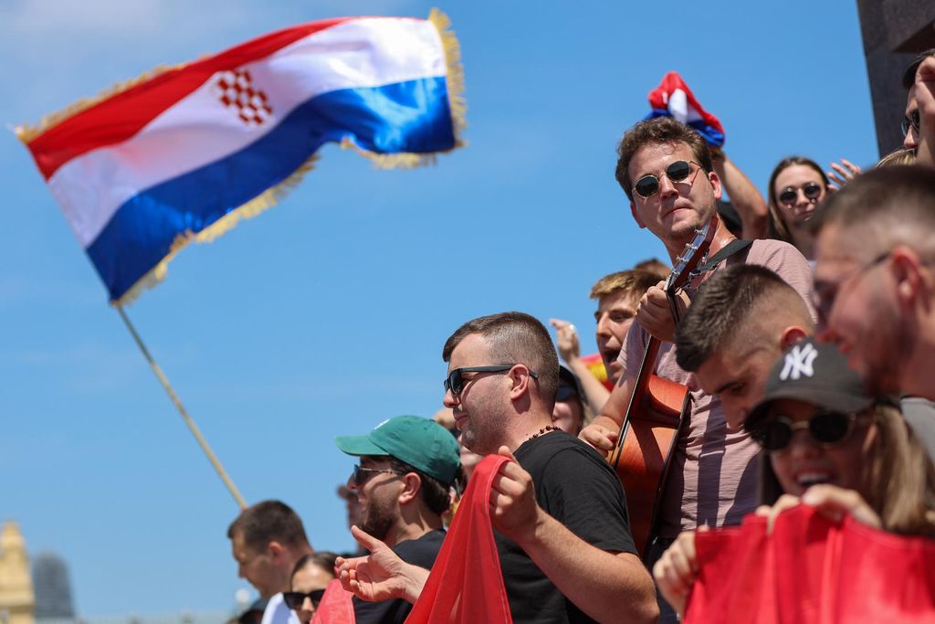 Okupljanje Thompsonovih fanova na Trgu kralja Tomislava