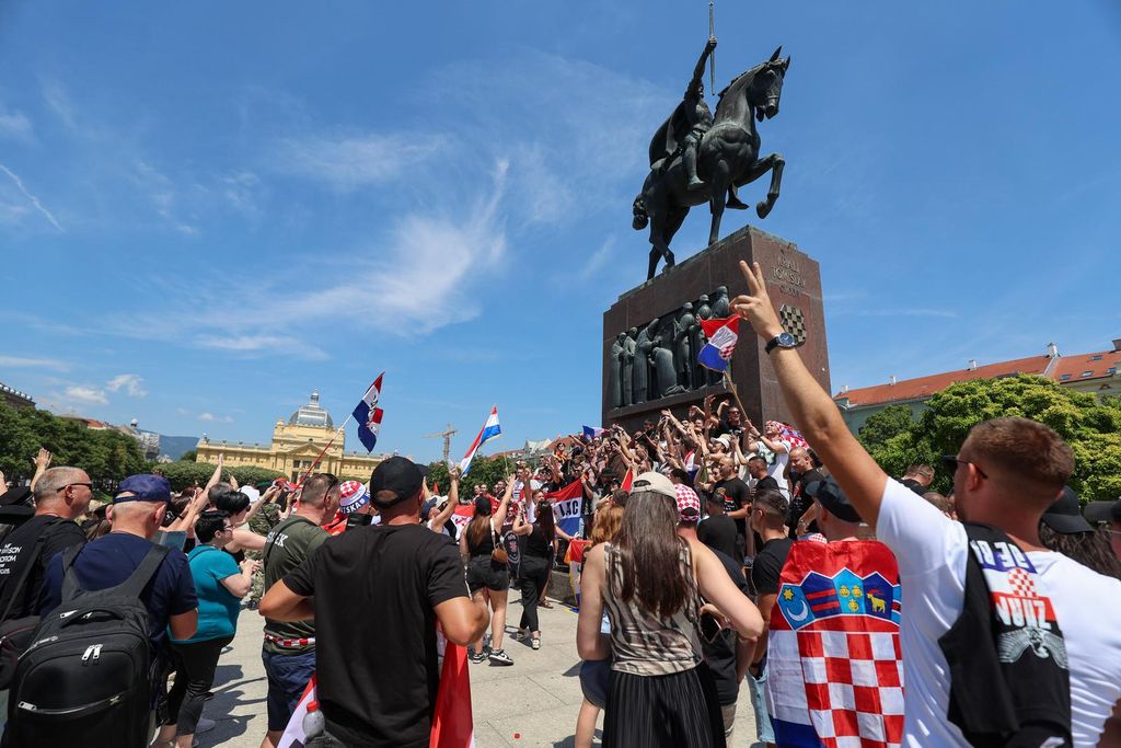 Okupljanje Thompsonovih fanova na Trgu kralja Tomislava