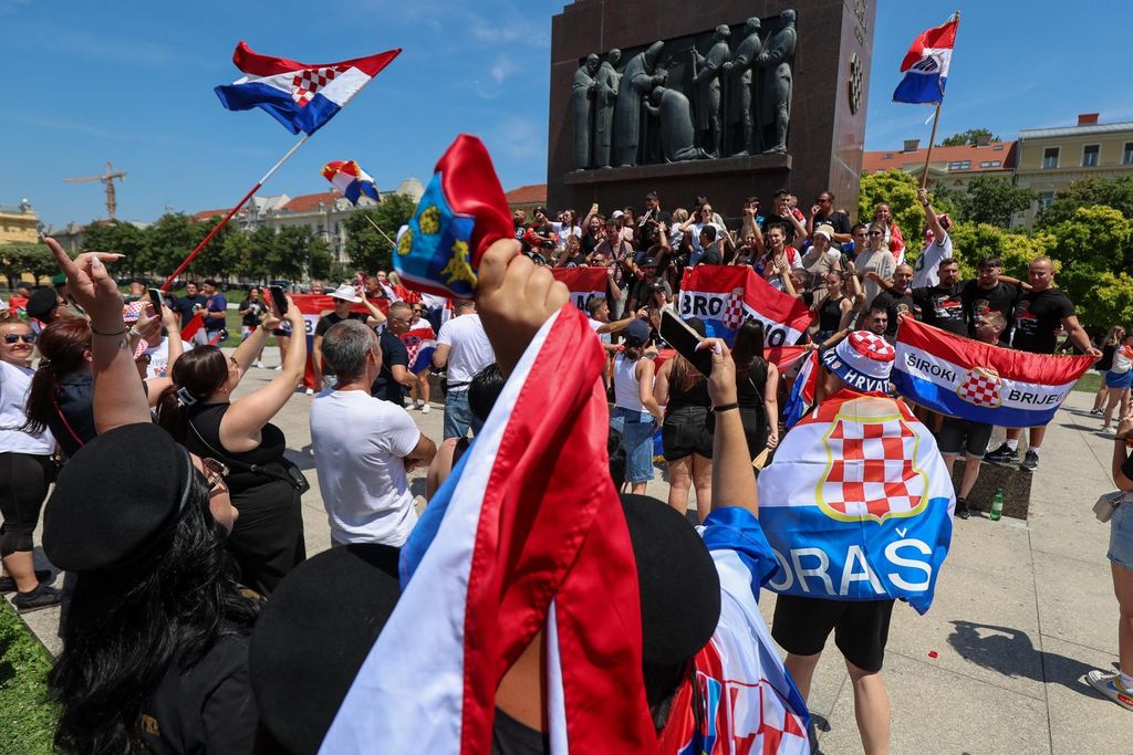 Okupljanje Thompsonovih fanova na Trgu kralja Tomislava