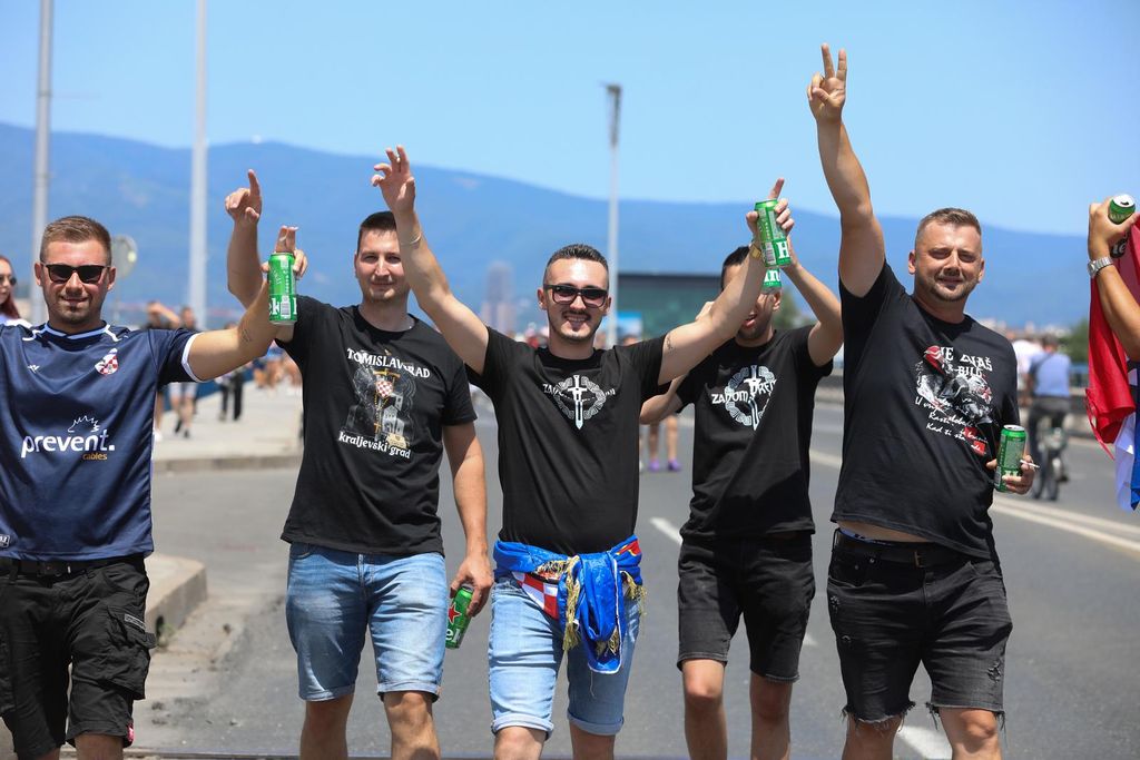 Thompsonovi fanovi idu prema Hipodromu