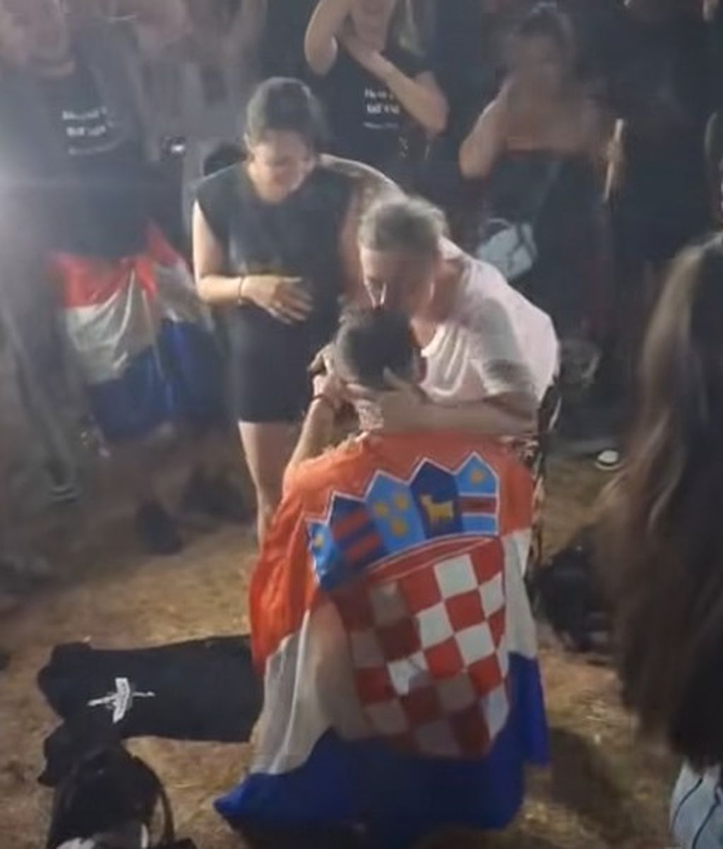 Zaruke na Thompsonovom koncertu