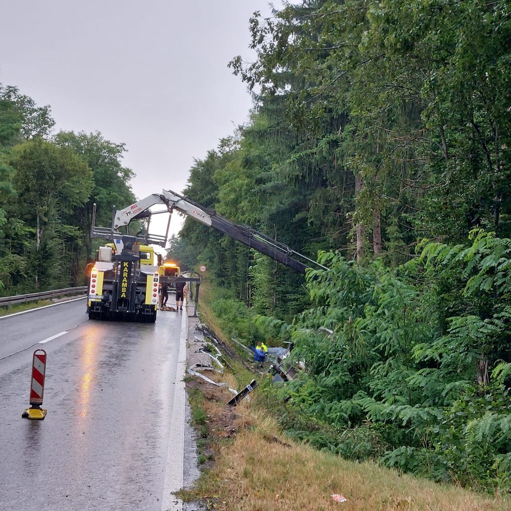 Izvlačenje vozila u Blagaju