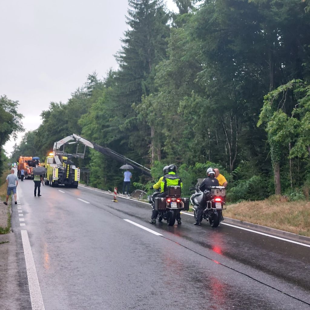 Izvlačenje vozila u Blagaju