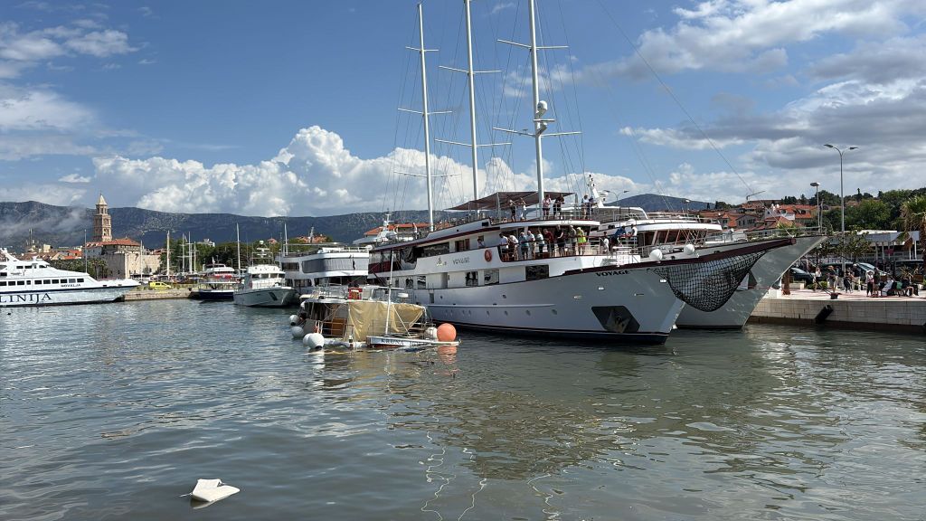 Trajekt u Splitu udario u dva velika broda, jedan potonuo - 1