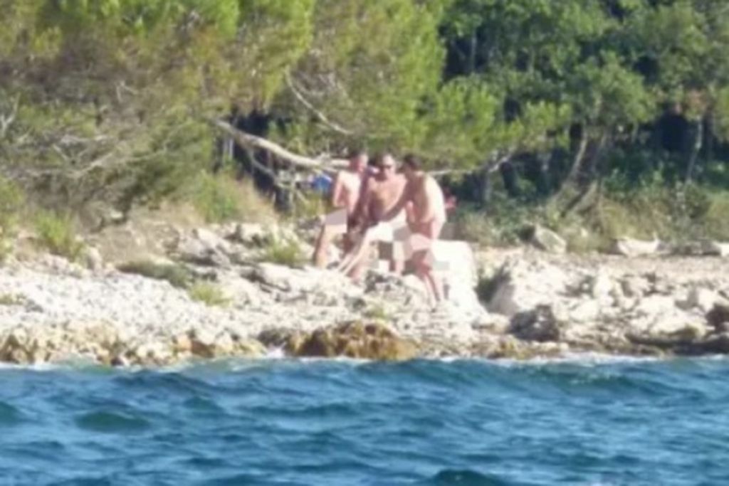 Grupni seks na plaži