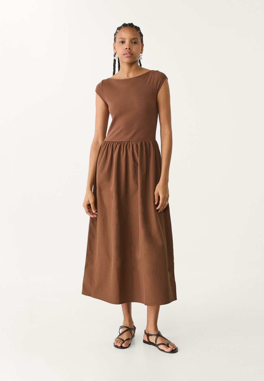 Stradivarius, snižena s 25,99 na 15,99 eura