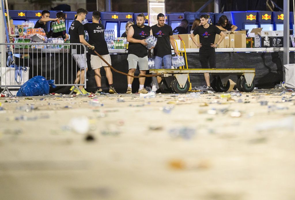 Čišćenje prostora nakon tri dana Ultra Europe festivala - 12