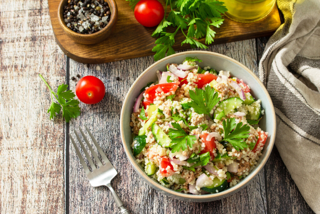 Kus-kus salata s tunom: