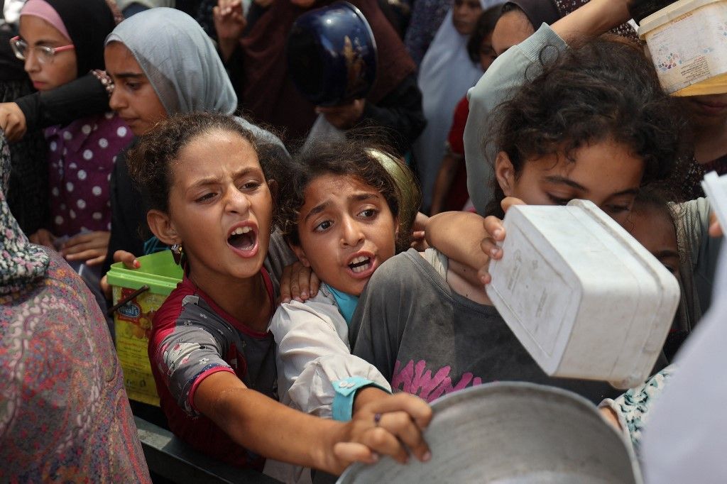 Palestinska djeca čekaju na hranu - 5