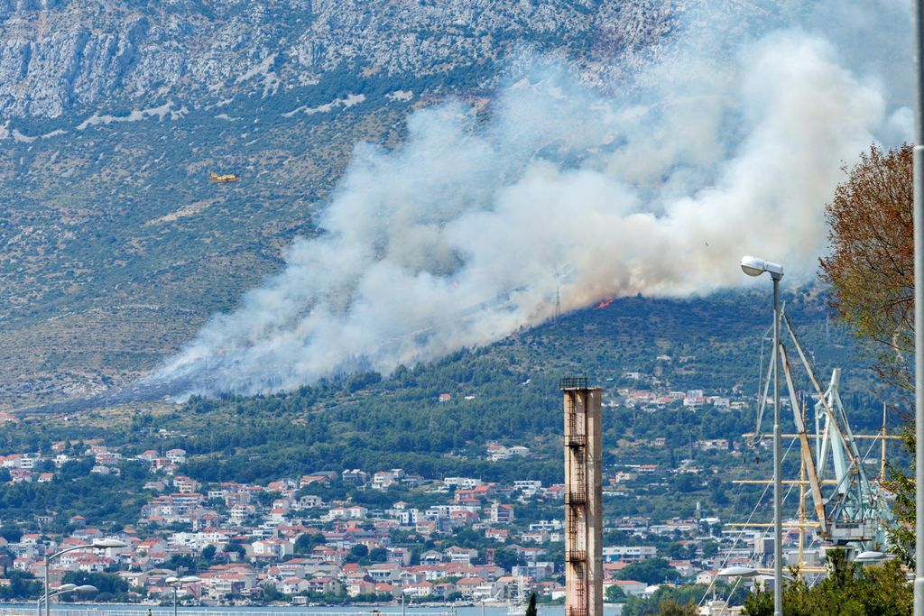Požar u Kaštel Sućurcu