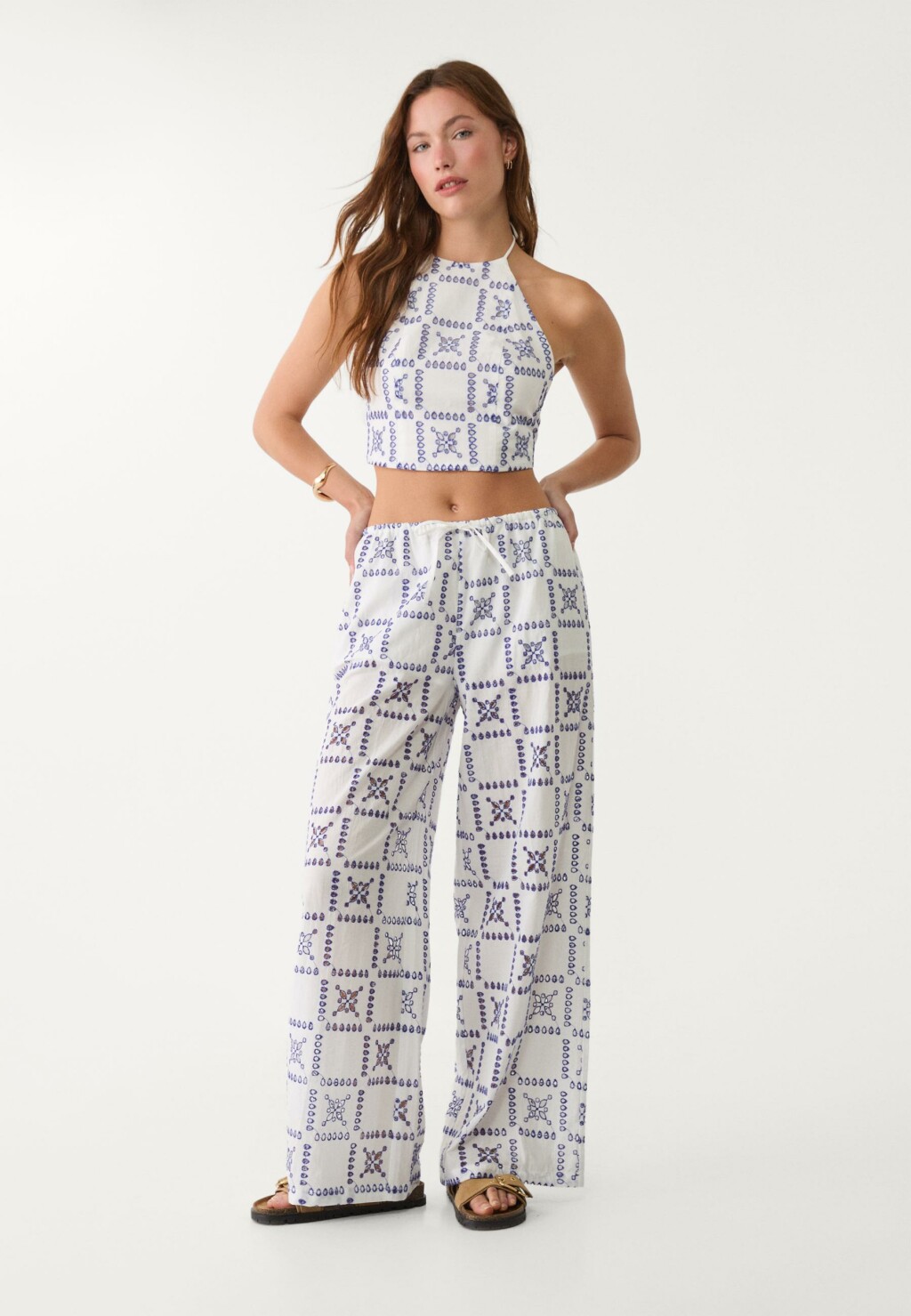 Stradivarius, snižene s 29,99 na 15,99 eura