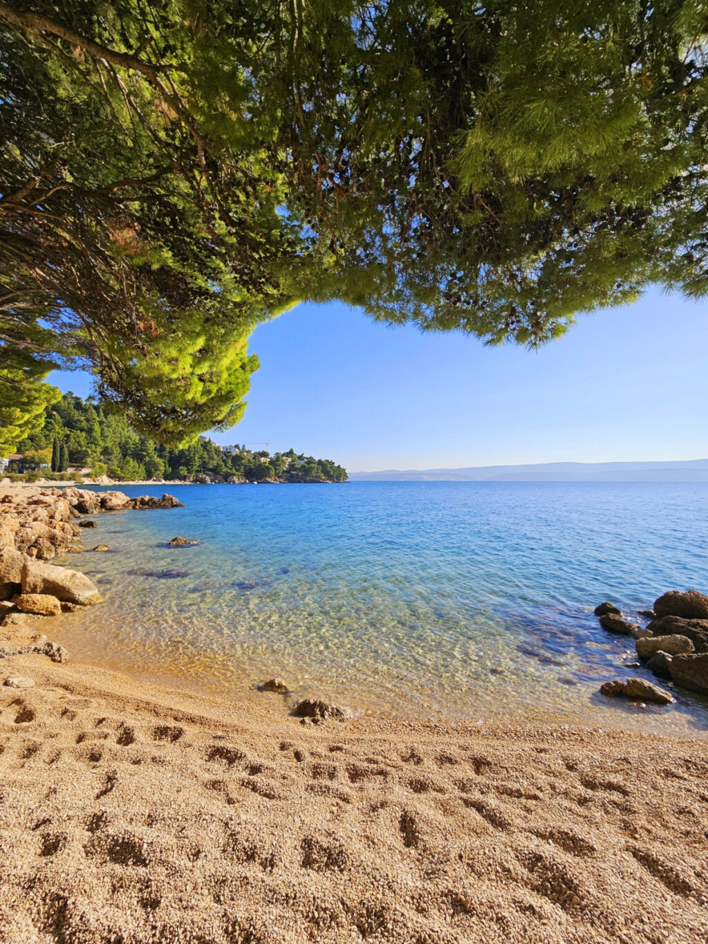 Plaža Mala luka u Omišu