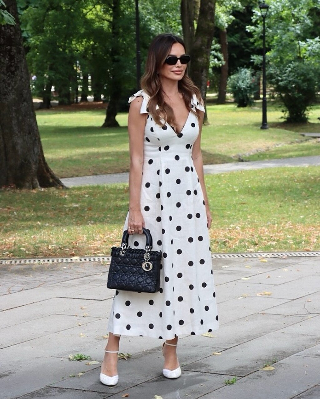 Severina u haljini na točkice
