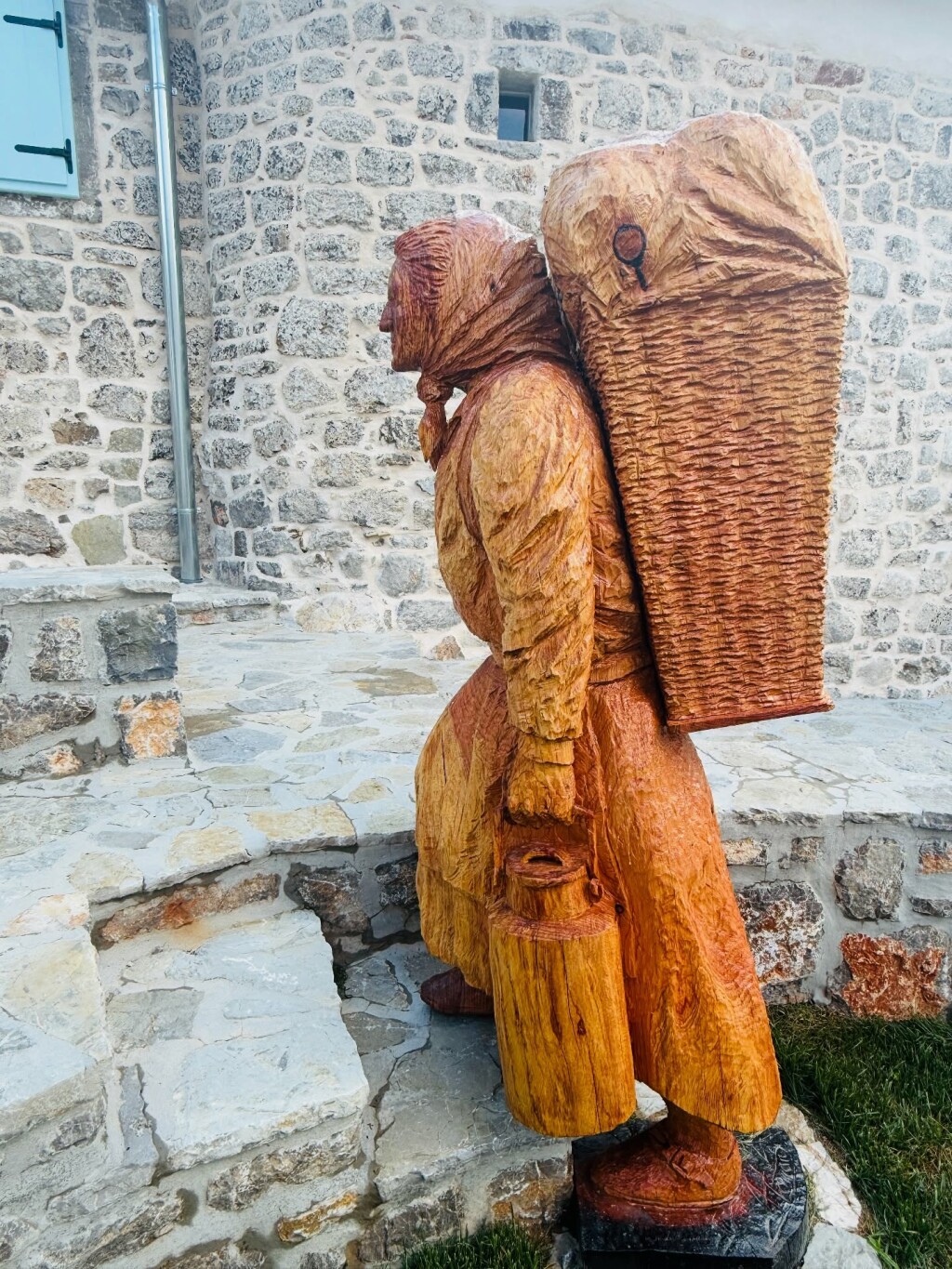 Kip tete Anice izrađen od sto godina starog cedra